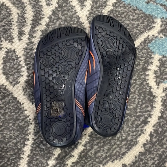 NIP Wootie youth water shoes - Picture 3 of 7